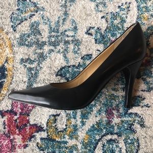 New Black Pointed Nine West Pumps w/ 4” Heel